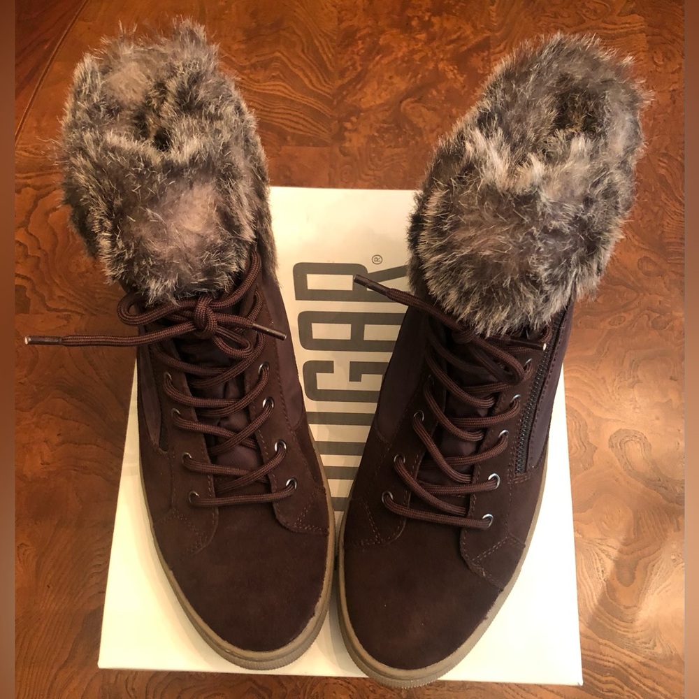 Cougar Dubliner Waterproof Faux Fur Trim Zip Bootie Size 10